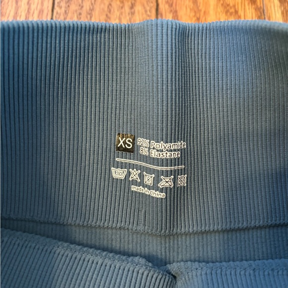 SHEIN Yoga Set - Picture 9 of 14